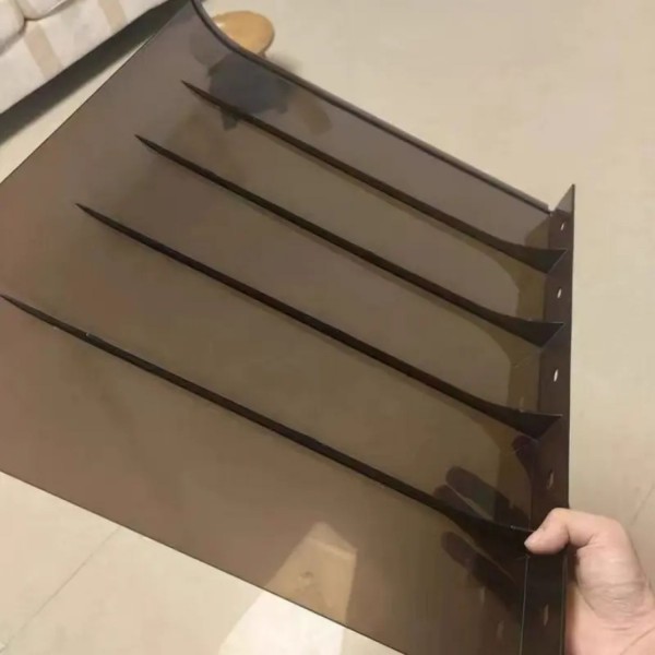 Stříška pro automatická dvířka kurníku, hnědá ochrana pro dvířka i okna, povětrnostně odolná z polykarbonátu 40 x 40 cm