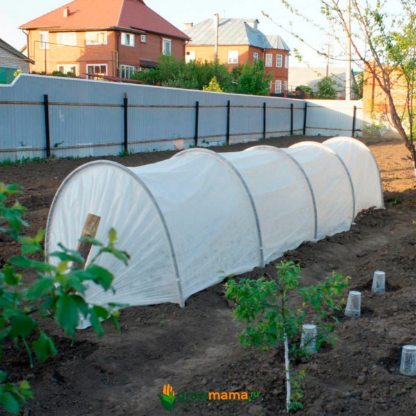 Zahradní fóliovník, tunel 400 x 120 x 100 cm, tunely s tkaninou na ochranu rostlin