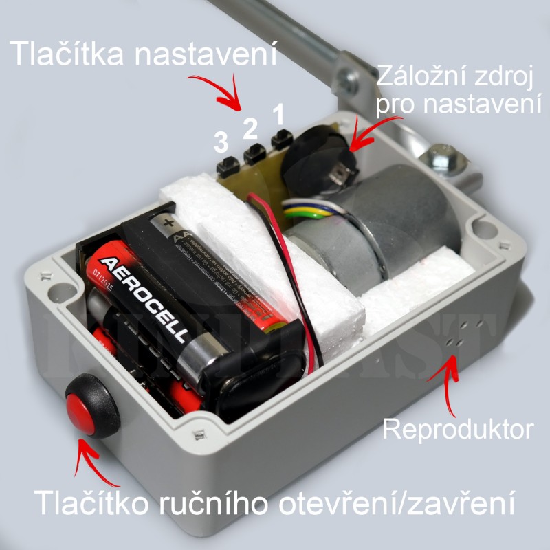 Automatické otevírání a zavírání kurníku Poutry Horizont 6AA řízené mikroprocesorem