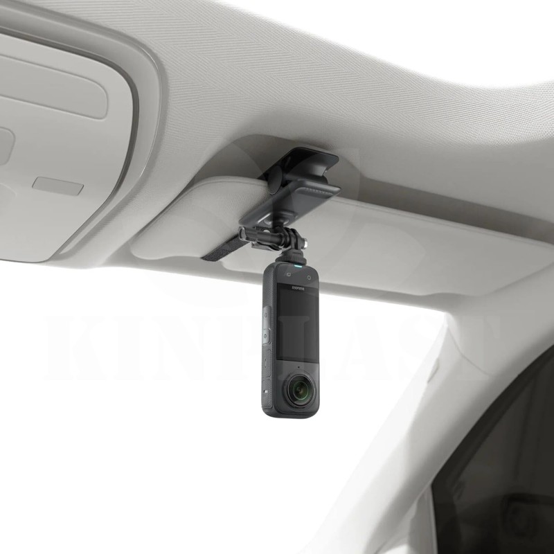 Insta360 Flexi Clip, umožňuje snadno připevnit kameru na batoh, popruh nebo jiný vhodný objekt o tloušťce 10–24 mm