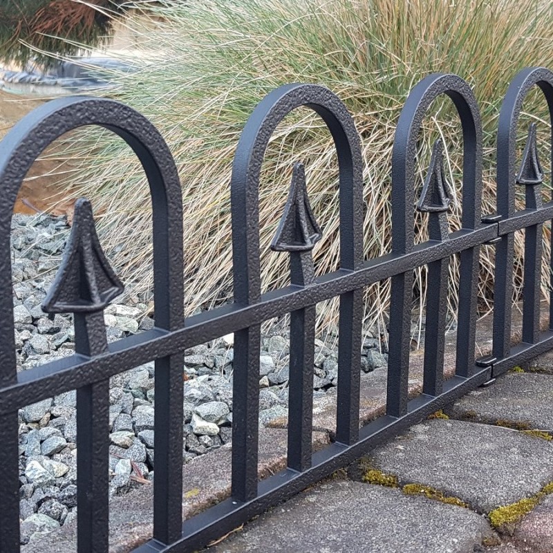 Zahradní okrasný plůtek, plast - imitace kovaný plot 3,9 m - 78 x 24 cm, barva černá