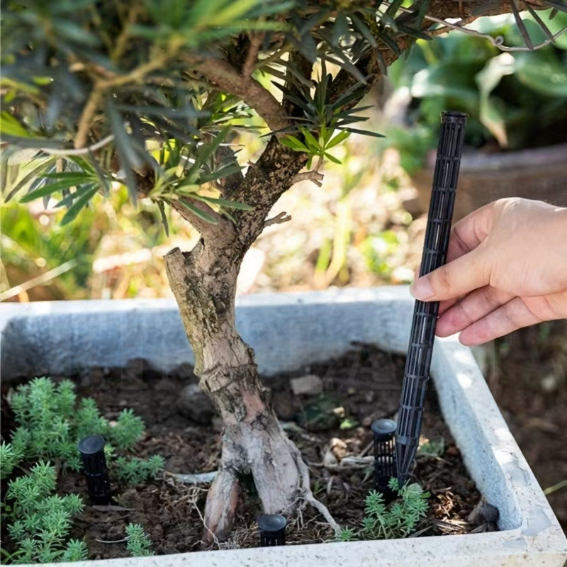 Zavlažovací hrot 25 cm, sada 10 ks, jednoduché zavlažování, provzdušnění a hnojení v jakémkoliv skleníku a záhonu ke kořenům